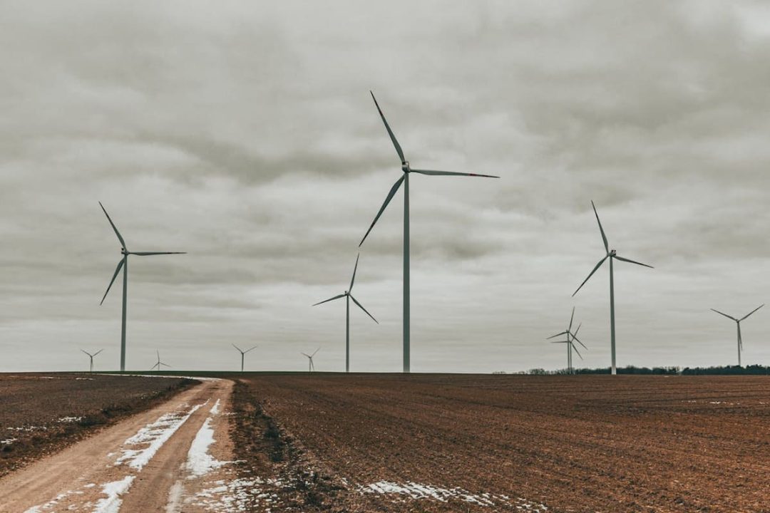 Generación de energía renovable SÍ, pero no solo